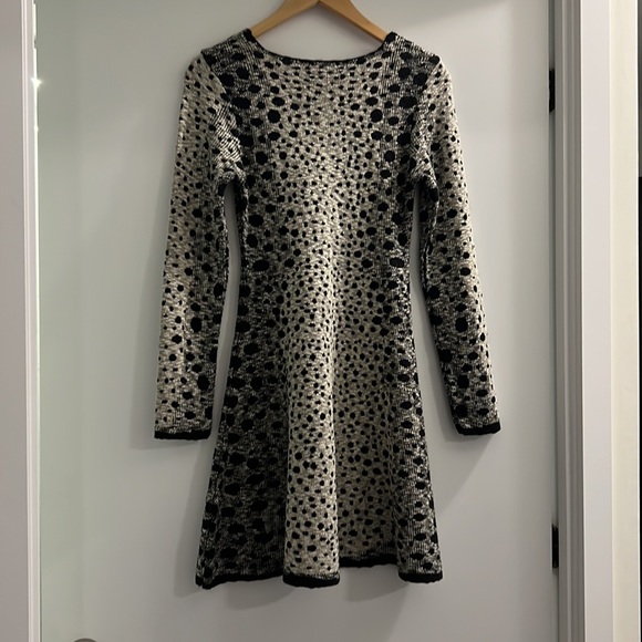 Wool Dress - Picture 3 of 4